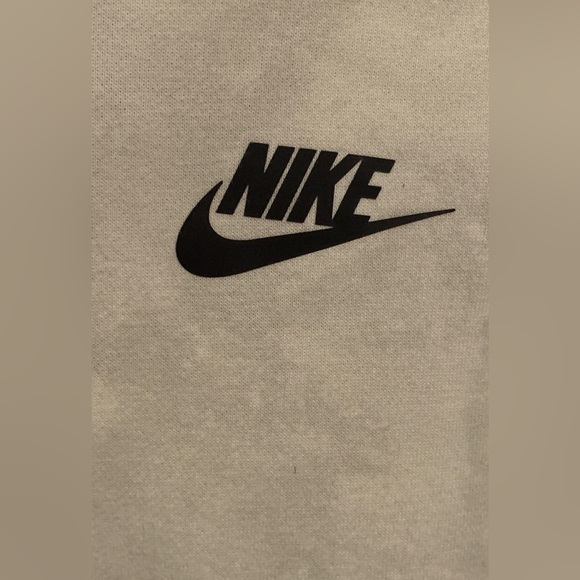 Nike beige boys sweater - Picture 2 of 5